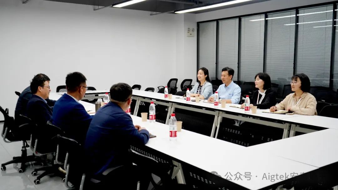 校企合作交流會(huì)議現(xiàn)場(chǎng) 校企合作交流會(huì)議現(xiàn)場(chǎng)